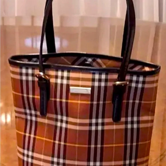BURBERRY Bucket-shaped tote bag leather check ❤️🌹🌹 - Picture 2 of 13